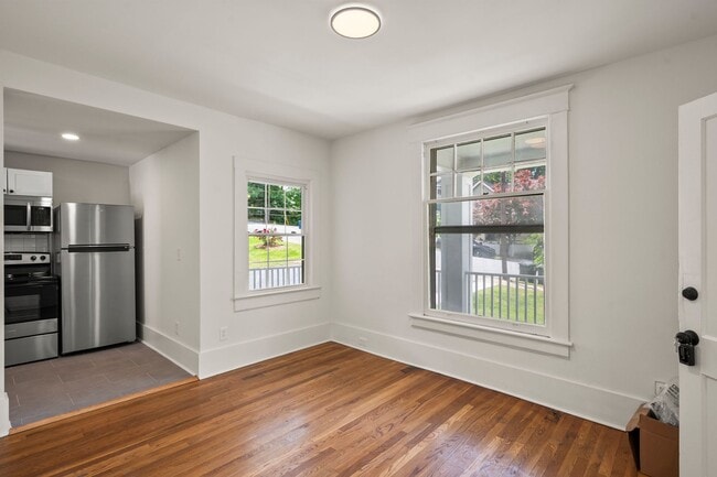 Photo - 1407 Clover St NW Unidad B