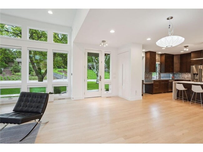 Photo - 209 Westwood Dr N