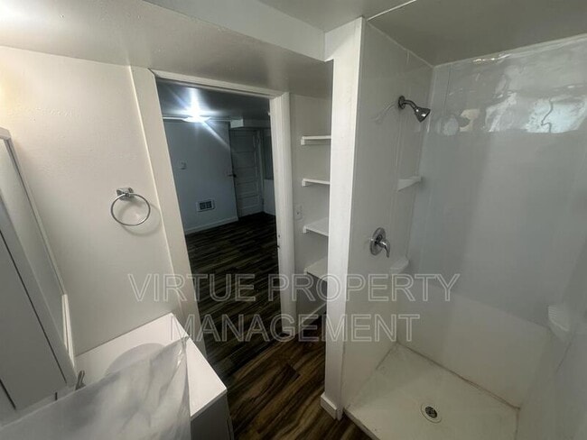 Photo - 611 6th St