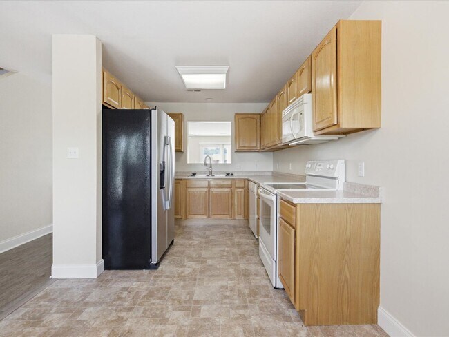 Photo - City of Maryville 37801 - Beautifully Updated 2-Bedroom, 2.5-Bath Townhome. Contact Vicki Everbac...