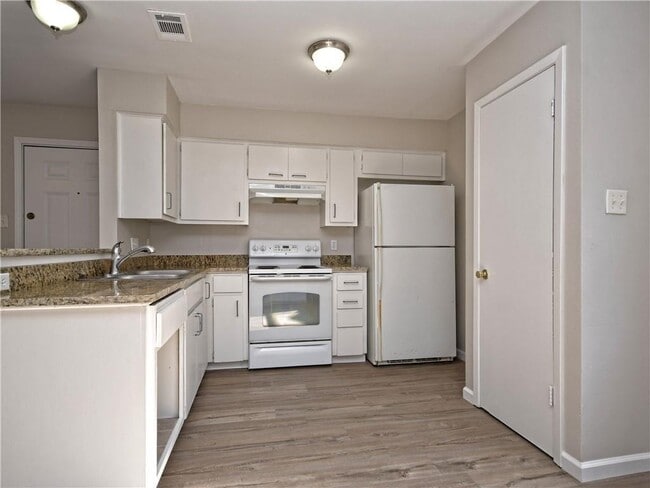 Photo - 5502 Rose Hill Cir