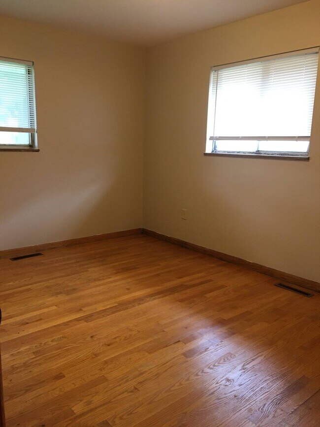 Photo - 2 Bedroom Brick Home in Belpre!