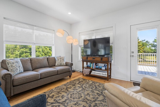 Photo - 111 Eleanor Ave Unit SI ID1473635P
