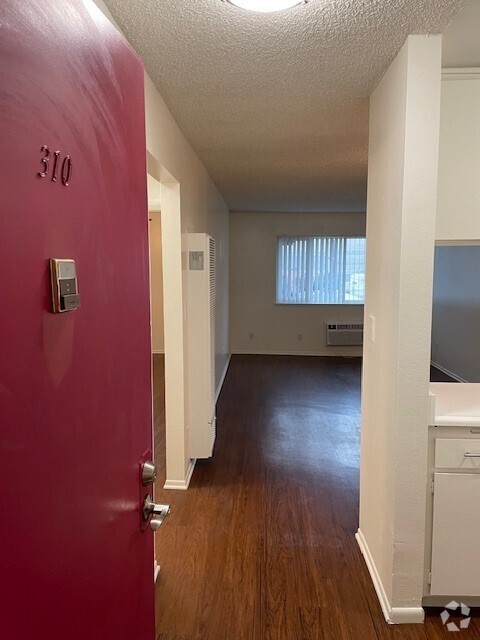 Unit 310 Entry View - La Villa Mesa Rental