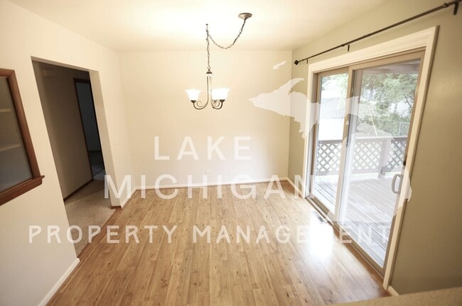 Photo - 14750 Parkwood Dr
