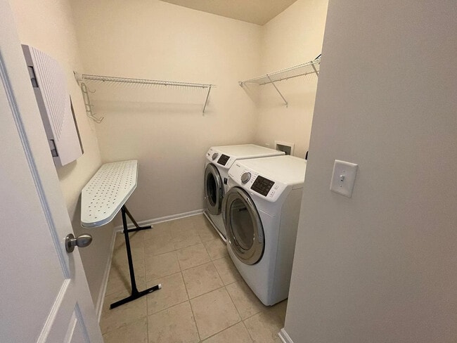 Room in House on Agnew Dr