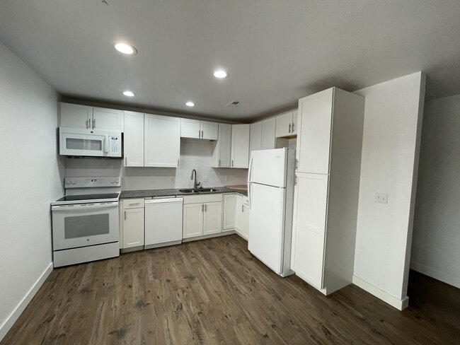Building Photo - 111 Lilac Way Rental