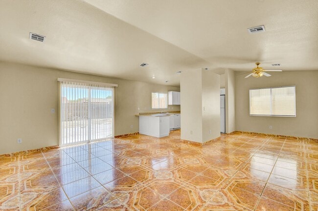 Photo - 2739 E Colton Ave