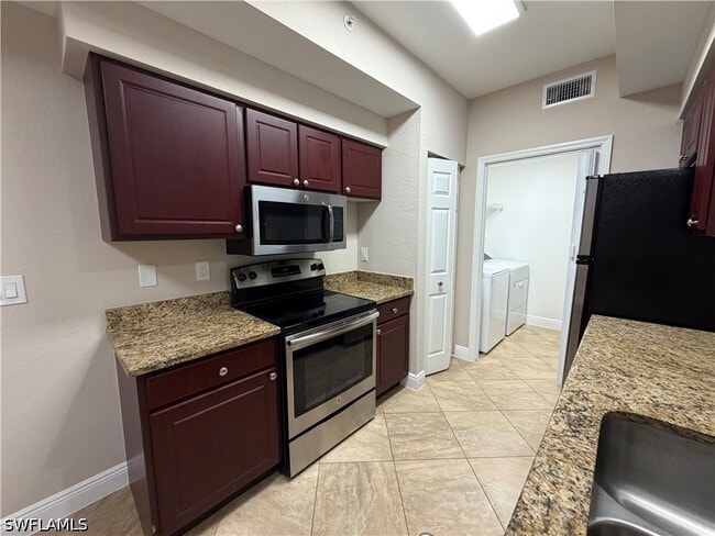Building Photo - 4635 St Croix Ln Unit 1214
