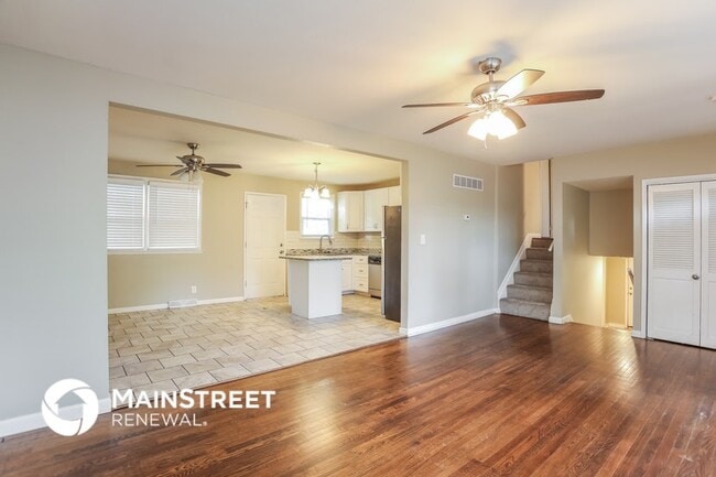 Photo - 1006 SW Lakeview Blvd