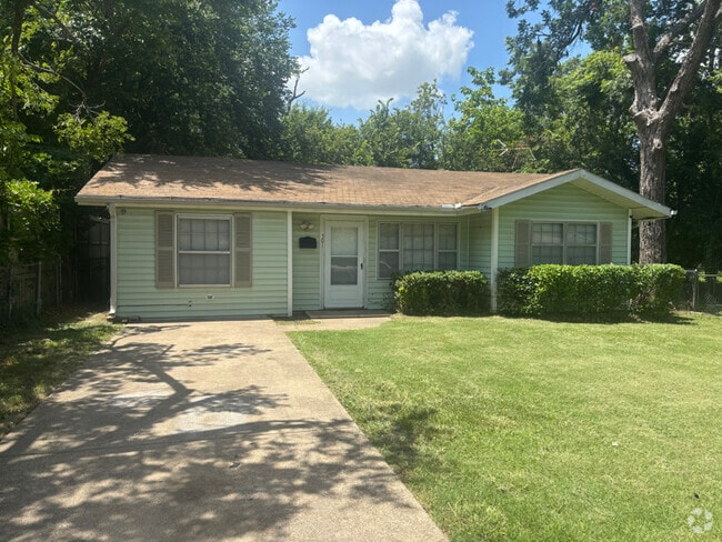Building Photo - 501 3rd St Rental