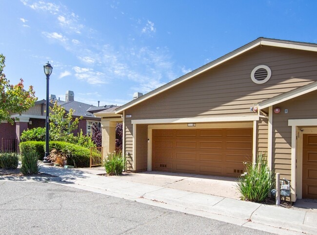 Photo - 6491 Bayview Dr