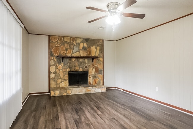 Photo - Beautiful 3 Bedroom Brick Ranch Home