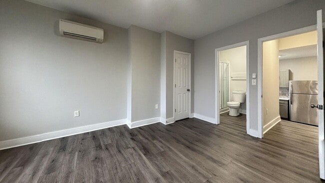 Photo - 1235 W Huntingdon St Unit 2