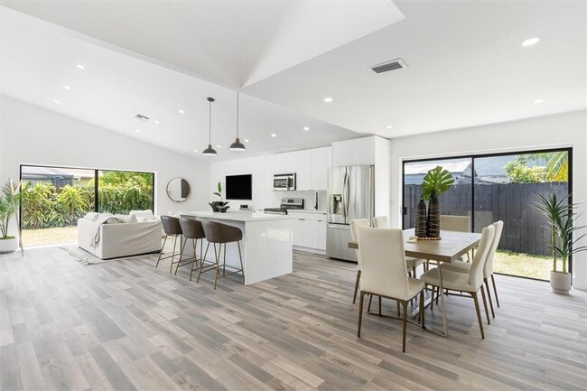 Photo - 4920 NW 83rd Ter