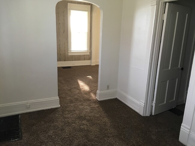 Photo - 2 BR Apt Near Downtown