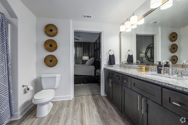 2BR, 2BA - 1,196SF - Primary Bathroom