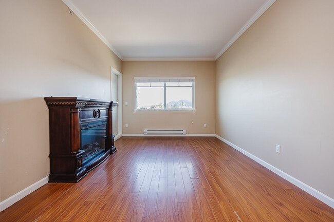 Photo - 22363 Selkirk Ave Unit 204