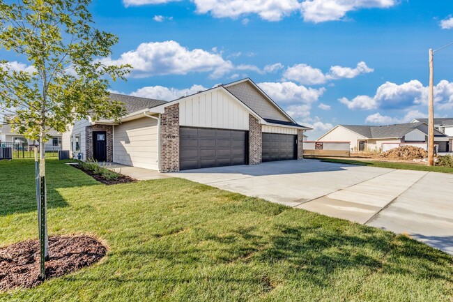 Building Photo - Area151-Cromwell Plan Rental