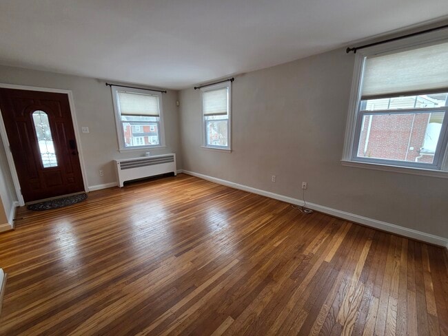 Photo - 204 Greenbriar Ln