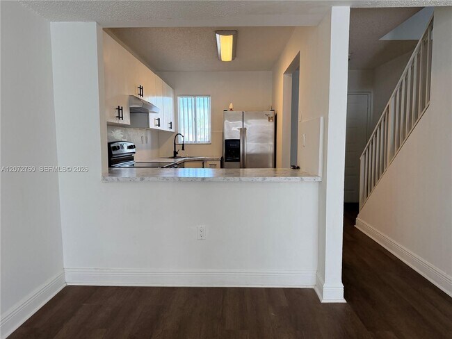 Photo - 2710 W 76th St Unit 206