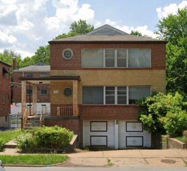 Building Photo - 7240 Balson Ave Unit Upper #2 Rental