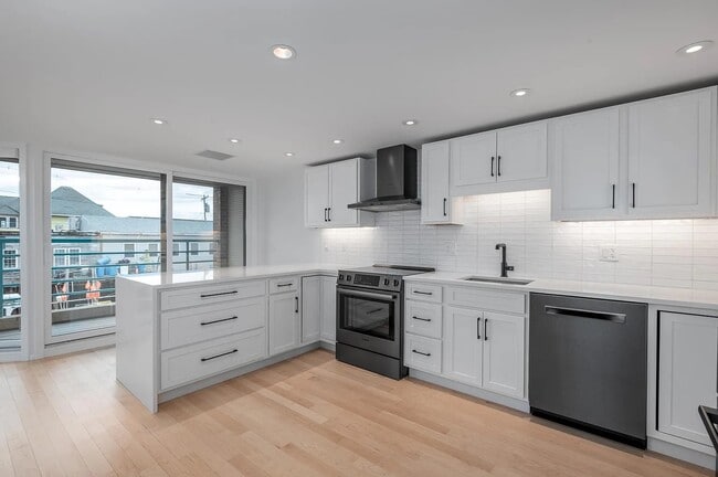 Photo - 40 Portland Pier Condo Unit 7