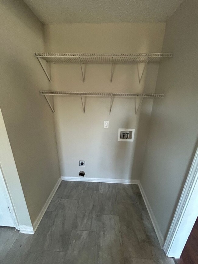 Photo - 802 W Parker Rd