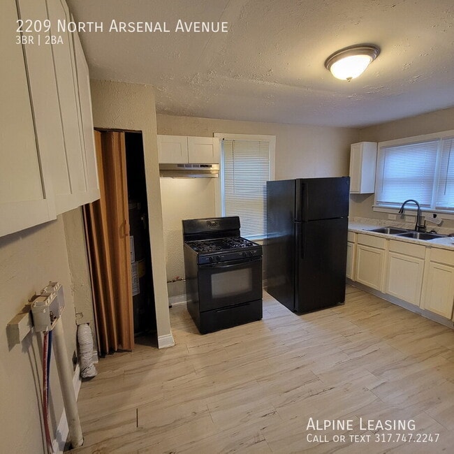 Photo - 2209 N Arsenal Ave