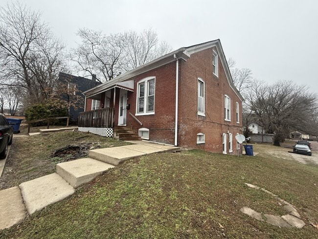 Building Photo - 719 Caroline St Unit 719
