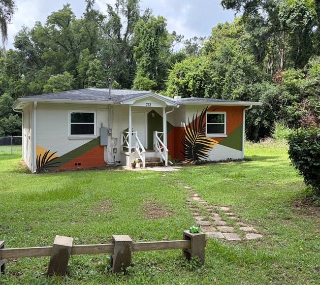 733 Putnam Dr