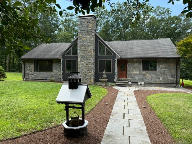 Building Photo - 93 Pisgah Rd Rental