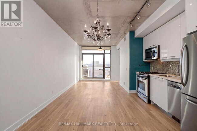 Photo - 2 Gladstone Ave Unit 605