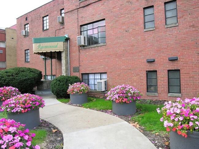 Ravenswood - Ravenswood Apartments