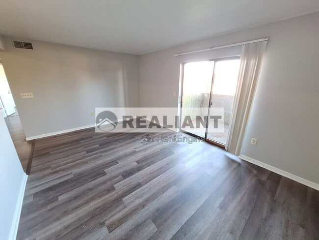 Photo - 904 Amhurst Dr