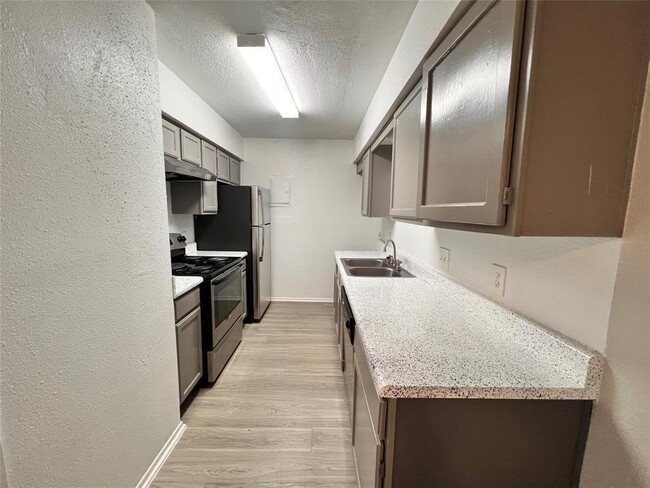 Photo - 7830 Bayou Forest Dr Unidad 7846A Rental