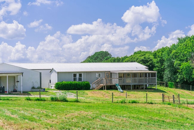 Building Photo - 1485 Cornersville Hwy Rental