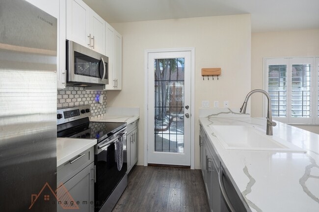 Building Photo - 91-1042 Kaimalie St. Unit N3