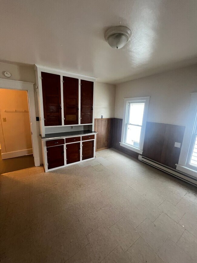 Photo - 820 Hess Ave Unit #2