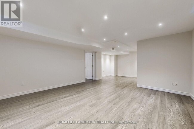 Photo - 92 Barnwood Dr