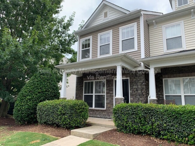 Building Photo - 8025 Goldenrain Way