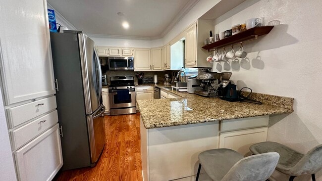 Photo - Larchmont