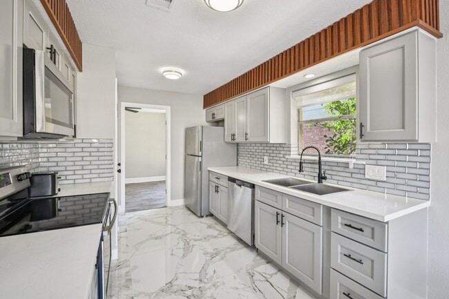 Photo - 15642 Pagehurst Dr