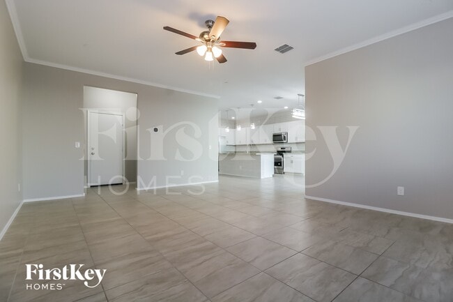 Photo - 21180 W Holly St