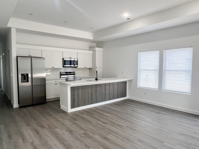 Photo - 90 Old Farm Rd Townhome