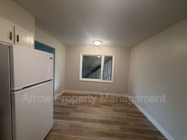 Photo - 650 E 12th St