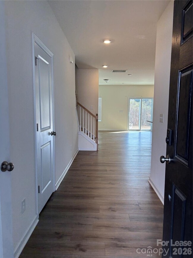 Photo - 5211 Maynard Hl Dr