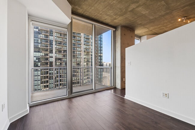 Photo - 855 Peachtree St NE