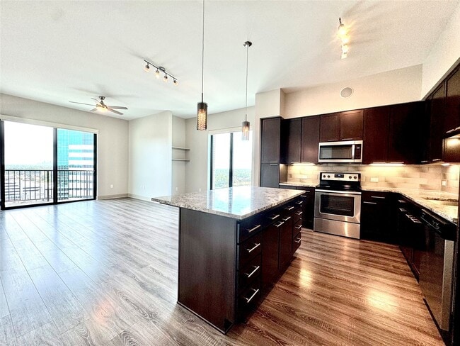 Building Photo - 9787 Katy Fwy Unit 1114 Rental