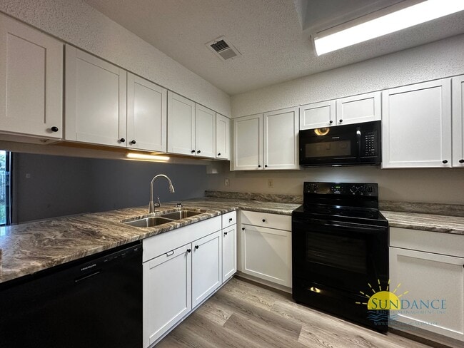 Photo - Magnificent 2 Bedroom Townhouse in Fort Walton Beach